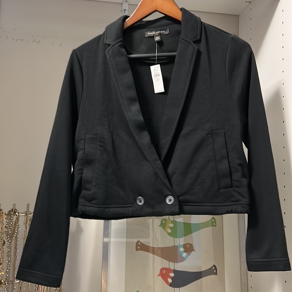 Cute cropped jacket.